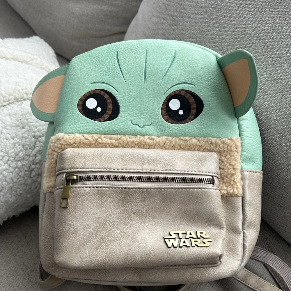 Star Wars l Backpack - Green and Beige Baby Yoda Like new